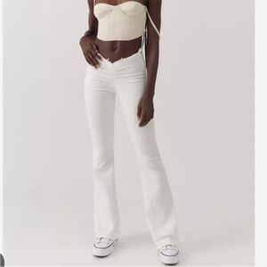 URBAN OUTFITTERS BDG White Flare
Ruched V-Front Y2K Baddie Jeans Size 29